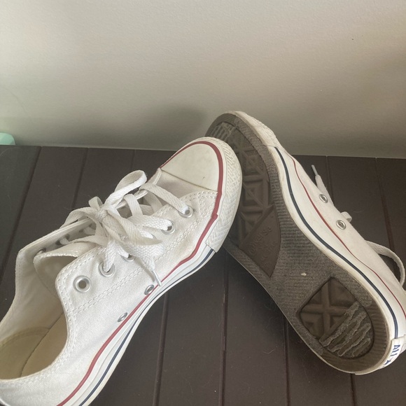 Converse White Sneakers with Classic Design and Rubber Sole - Picture 4 of 6